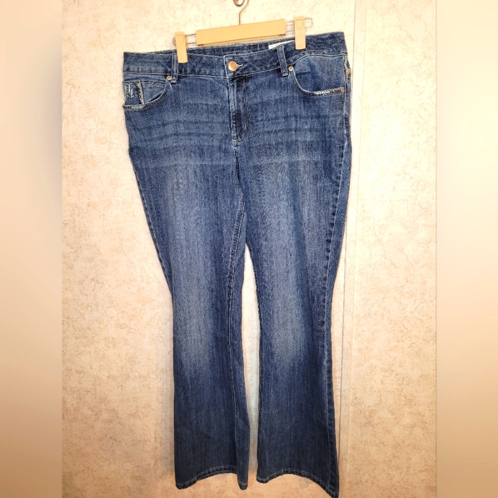 Maurice's embellished pockets bootcut jeans sz 16